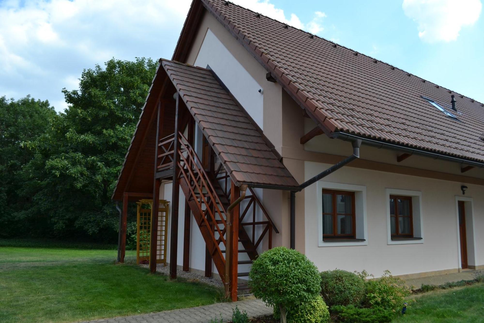 Penzion Nad Oborou Hradec Králové Exterior foto