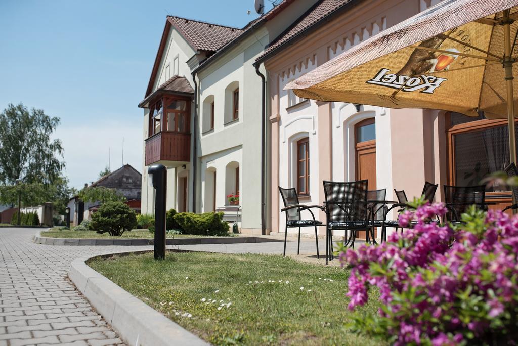 Penzion Nad Oborou Hradec Králové Exterior foto